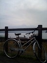 富士山と山中湖と自転車。